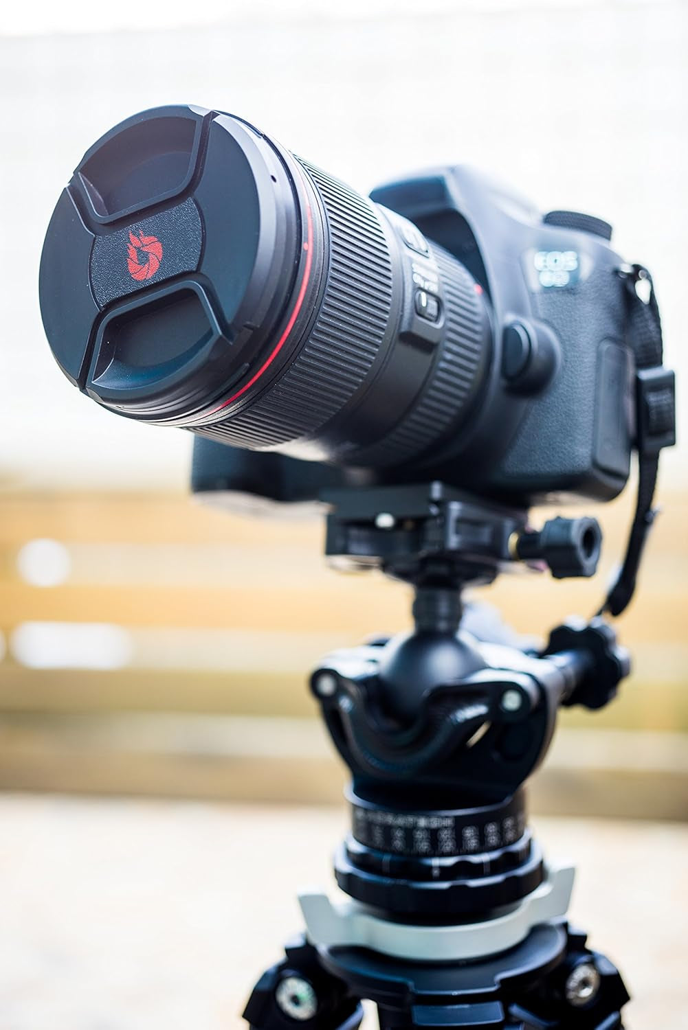 77mm Center-Pinch Lens Cap with Enhanced Spring Mechanism, Crafted from 100% Recycled Plastic
